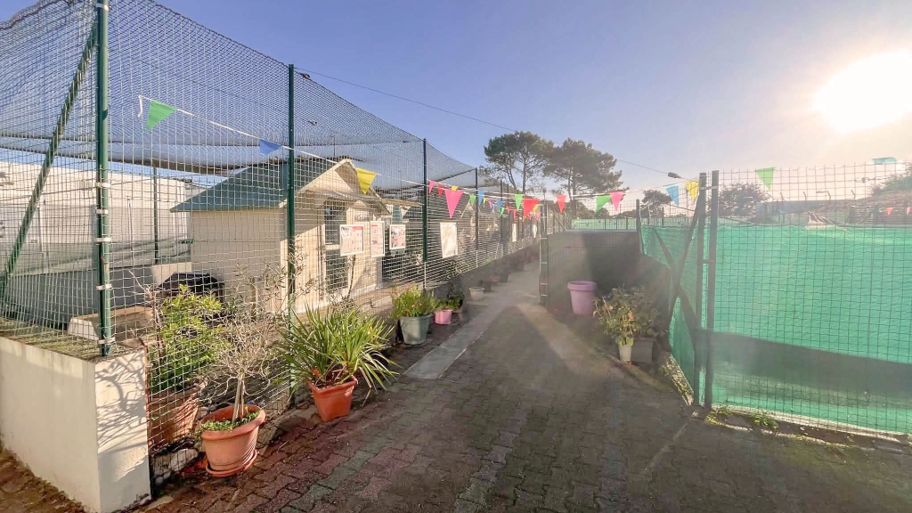Photographie de l'extérieur du refuge SPA de Vannes en Bretagne.